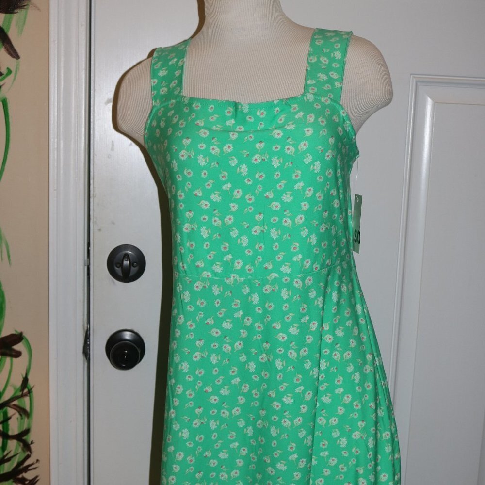 Sonoma SO cute green floral sundress size large NWT around knee length